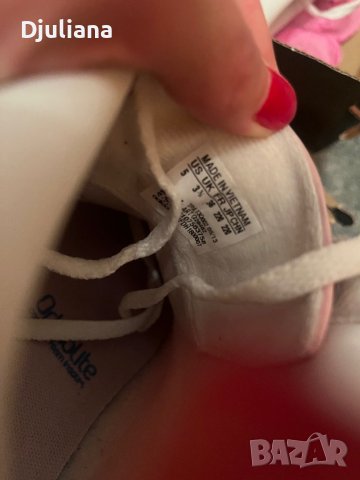 Оригинални боти adidas, снимка 4 - Дамски боти - 39387340