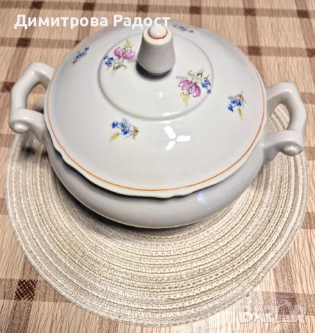 Порцеланов супник с капак! Състояние ново! 
