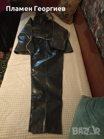 Гумирано облекло