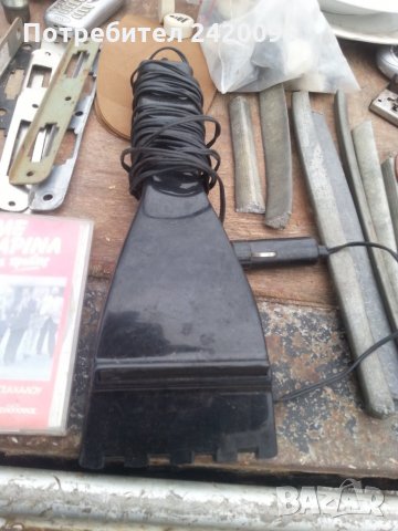 12в  автомобилна  стъргалка за лед-10лв, снимка 2 - Аксесоари и консумативи - 27597677