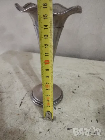 Метална вазичка, снимка 2 - Вази - 48610579