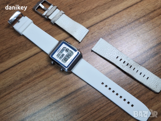 Fossil (JR1083) дигитален часовник с ретро дизайн 