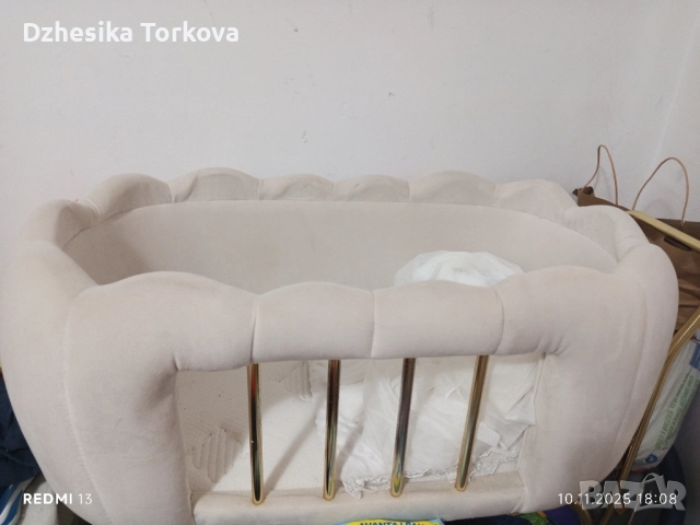 Бебешко легло с балдахин