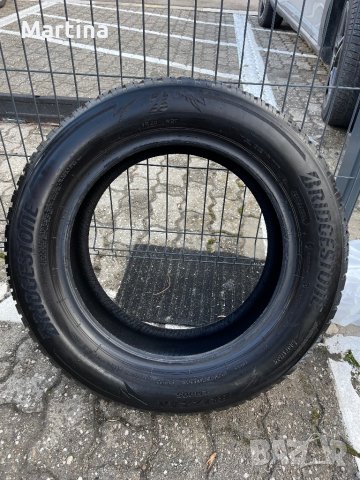 Зимни гуми Bridgestone, снимка 1 - Гуми и джанти - 43867249