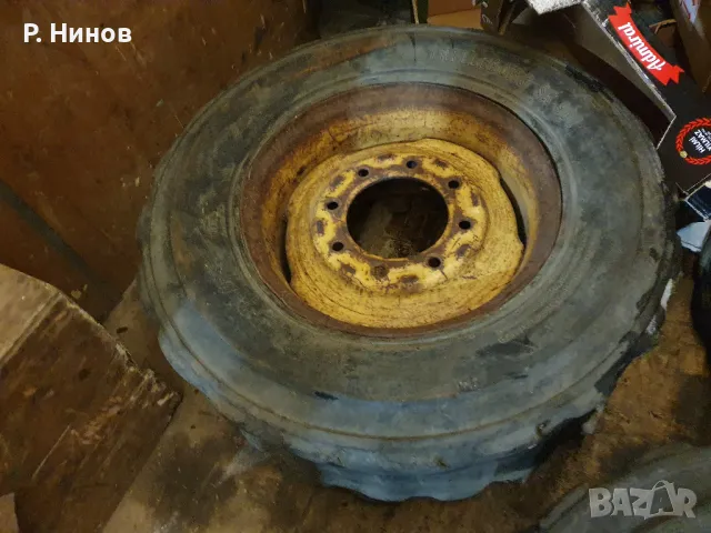 гуми с джанти  за бобкат 12 - 16.5  12R16.5   четири броя  300/70R16.5, снимка 2 - Гуми и джанти - 48396441
