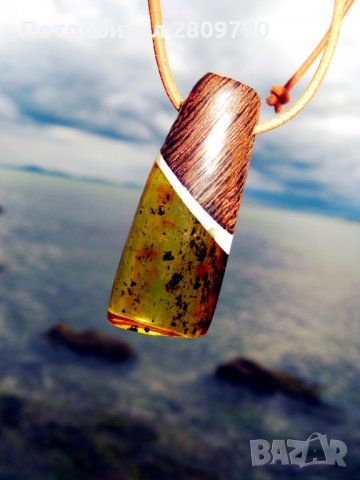 Ръчно изработена висулка от кехлибар, каква никой друг няма / Handmade amber pendant no one else has, снимка 9 - Колиета, медальони, синджири - 33341222