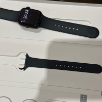 НОВ Apple Watch 7 Midnight 41mm, 99% капацитет на батерията , със зарядно, снимка 3 - Смарт гривни - 44927218