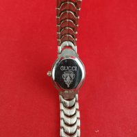 Часовник Gucci Quartz, снимка 6 - Дамски - 17678624