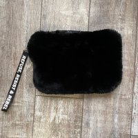 Нов рошав черен клъч чанта Bershka, снимка 5 - Чанти - 43712914