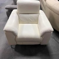 Бял кожен фотьойл с електрически релаксиращ механизъм, снимка 1 - Дивани и мека мебел - 40781322