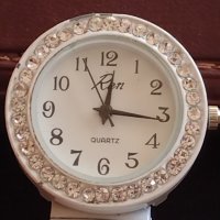 Елегантен дамски часовник REN QUARTZ метален ластична верижка стил и комфорт 42582, снимка 1 - Дамски - 43758063