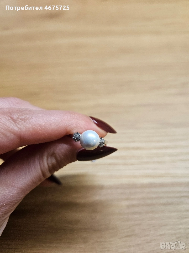 Sterling silver пръстен с 1/10 CTTW малки диаманти и shell pearl, снимка 1
