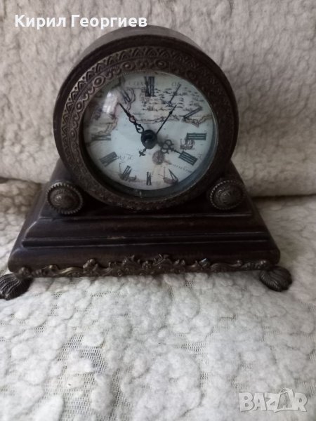 Настолен часовник изработен от  дърво , снимка 1