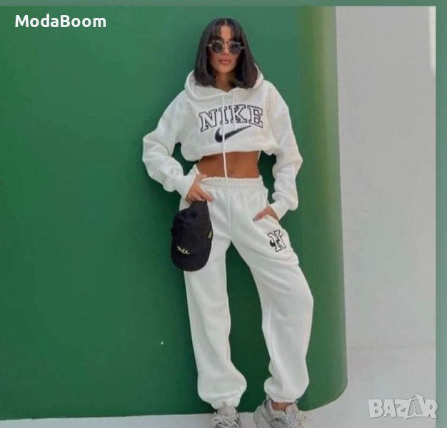Дамски комплекти Nike , снимка 1