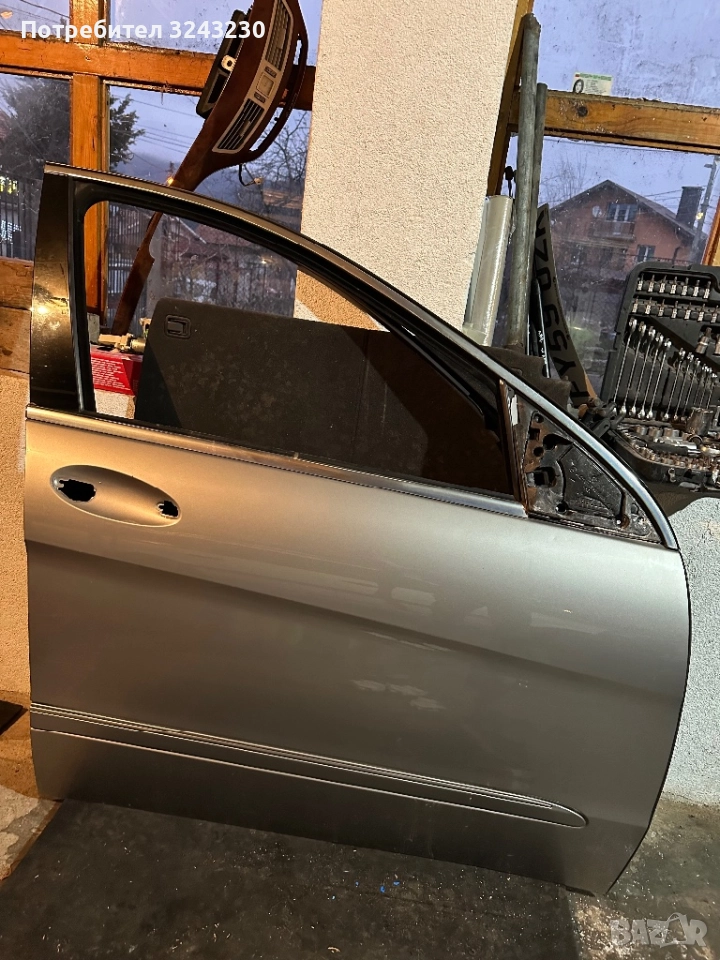 Предна дясна врата эа Mercedes R class W251, снимка 1