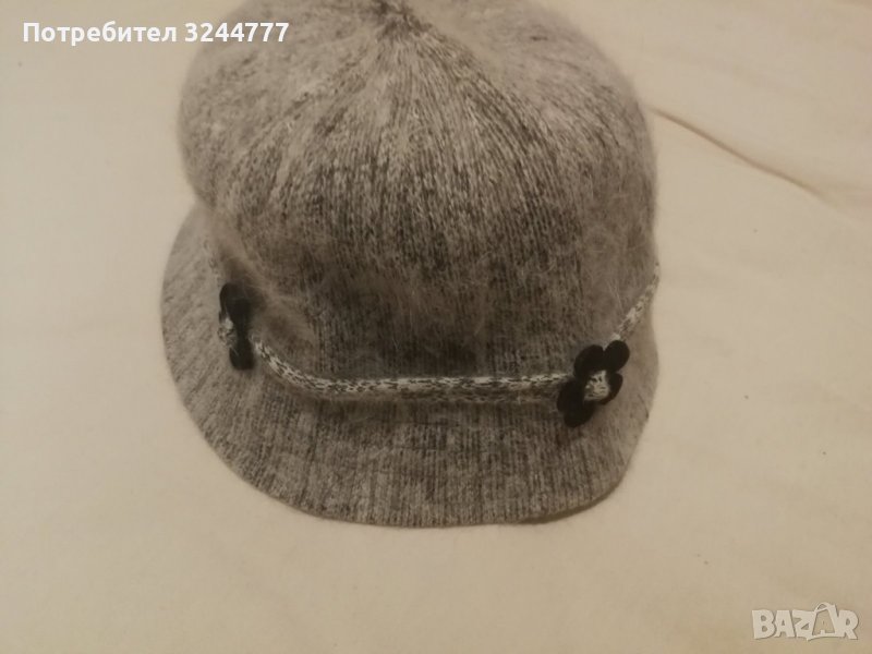Зимна дамска шапка, снимка 1