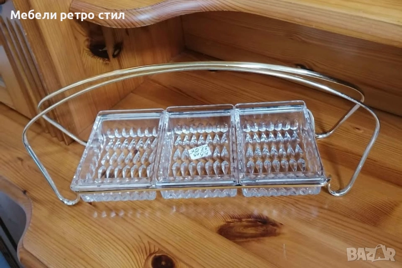 Красиво винтидж плато за сервиране на предястия,  състоящо се от три стъклени купички., снимка 1