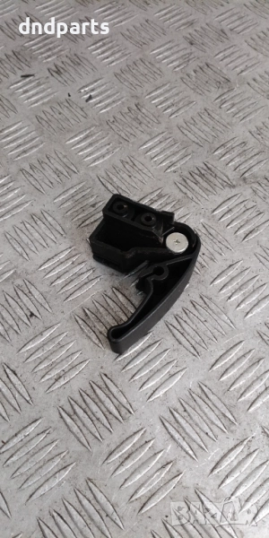 Ръкохватка преден капак VW Sharan 2002г.	, снимка 1