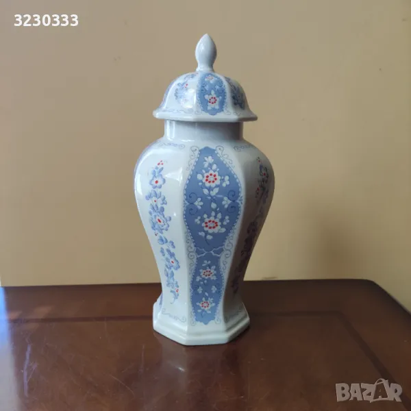 Порцеланова ваза, снимка 1