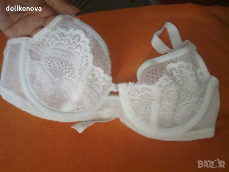 Triumph. Size 75C Нов прекрасен сутиен., снимка 1