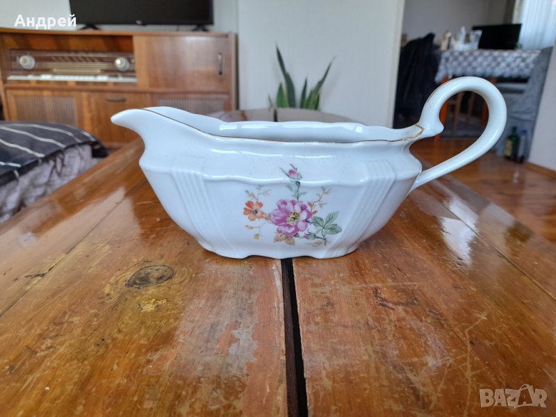 Стара порцеланова сосиера, снимка 1