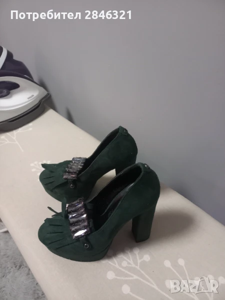 Обувки GUESS, снимка 1