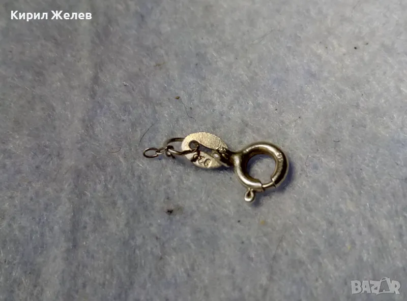 СТАРА СРЕБЪРНА ЗАКОПЧАЛКА СРЕБРО 925 с БЯЛА ПОЗЛАТА КАРАБИНКА За ГРИВНА КОЛИЕ ВЕРИЖКА 49908, снимка 1