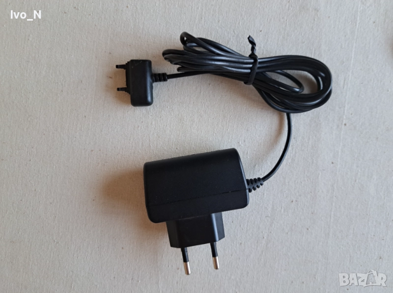 Зарядно Sony-Ericsson., снимка 1