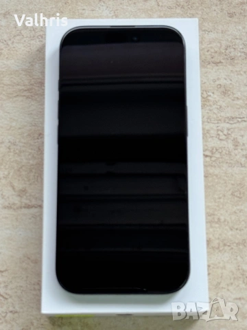 ПЕРФЕКТЕН! Apple iPhone 16 Pro 256GB Black Titanium 100% батерия, снимка 5 - Apple iPhone - 53290344