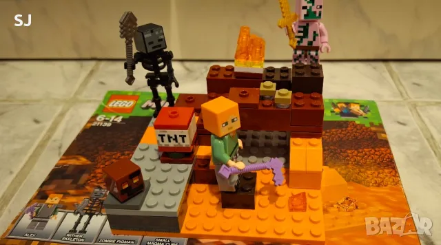 LEGO Minecraft 21139 The Nether fight