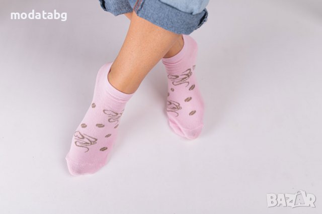 Чорапи с надпис "Ако ме обичаш донеси ми кафе", снимка 3 - Дамски чорапи - 31612116