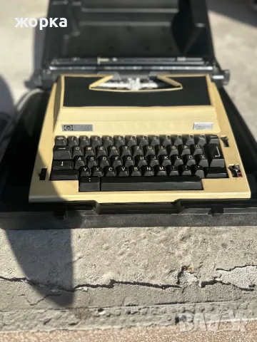 Немска пишеща машина в куфар , снимка 2 - Други - 50144351