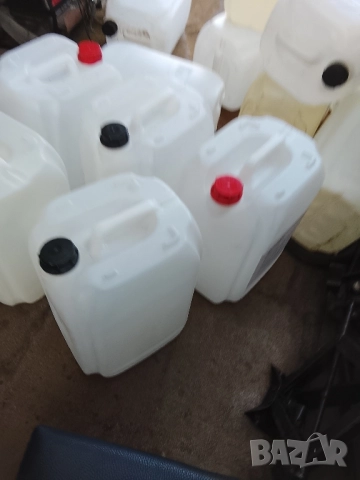 пластмасови туби