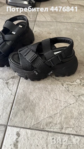 Steve Madden дамски сандали, снимка 2 - Сандали - 50593587