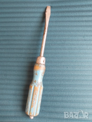 Голяма стабилна отвертка - качество и здравина от едно време