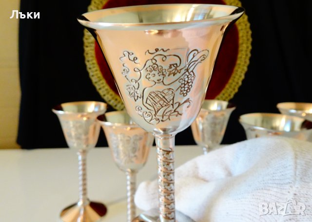 Немски медни чаши с картина Дама бере грозде. , снимка 3 - Антикварни и старинни предмети - 38585773