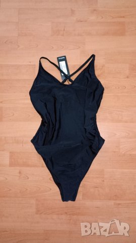 Нов Boohoo бански