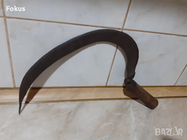 Невероятен стар възрожденски кован сърп с гравюри примитив, снимка 2 - Антикварни и старинни предмети - 53291619