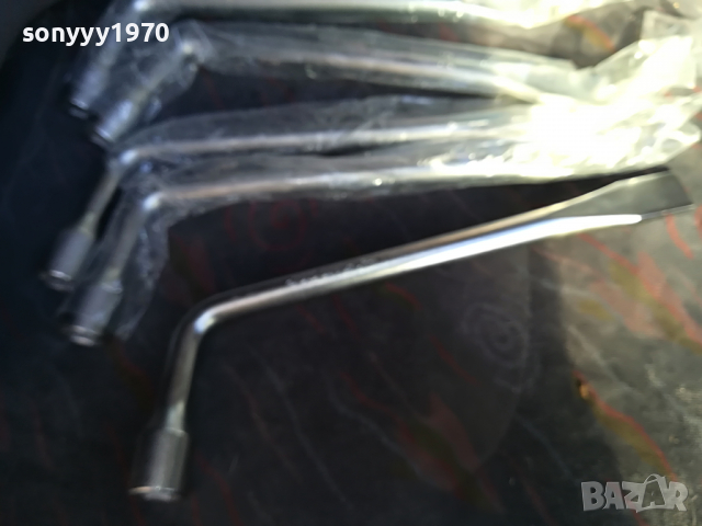 КЛЮЧ 17 ЗА ГУМИ 0704221747, снимка 8 - Аксесоари и консумативи - 36380024