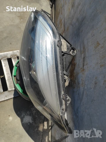 Оригинален фар за Рено Меган 3 2011г Ксенон , снимка 2 - Части - 50735002