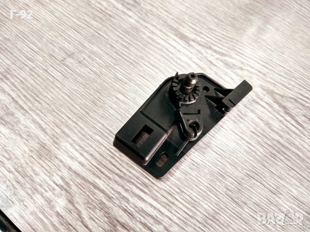 1J1823633A,**НОВО**VAG**ДРЪЖКА ЗА ОТВАРЯНЕ НА КАПАКА*Монтажен комплект, преден капак*, снимка 2 - Части - 32861855