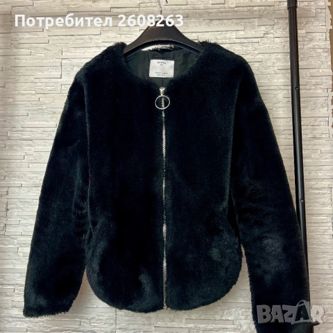 Пухено яке Bershka, снимка 5 - Якета - 50590842