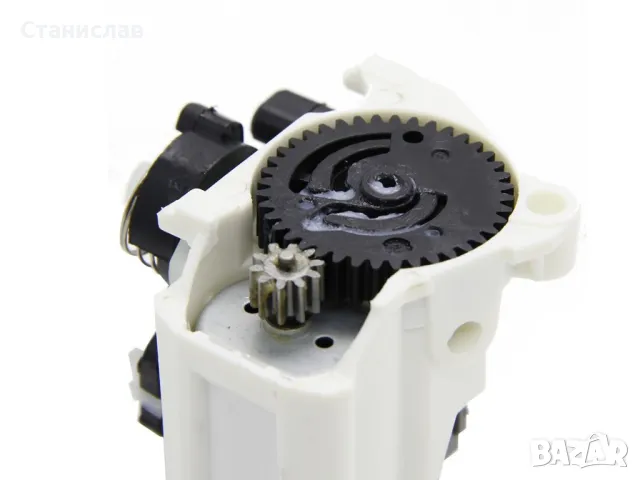 Renault Мотор за заключване на багажник, снимка 2 - Части - 50315909