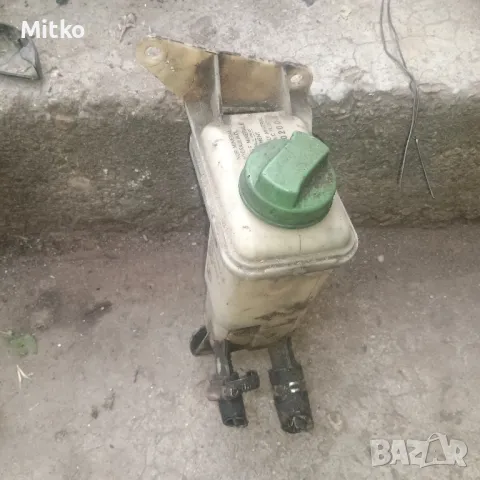 Казанче Хидравлична Течност За Фолксваген Пасат 4 Б5 1998г / VW Passat 4 B5 1998y, снимка 2 - Части - 47552885