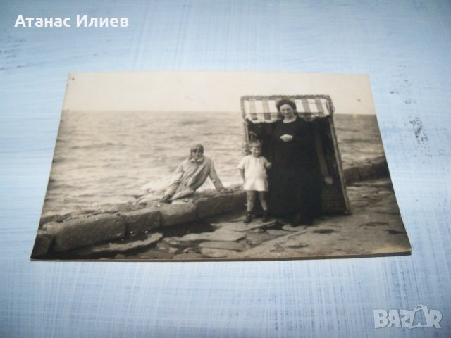 Стара снимка-картичка край морето от 1926г., снимка 4 - Други ценни предмети - 33038938