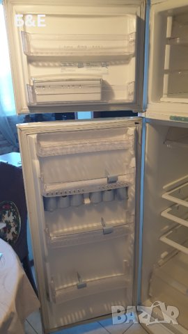 Продавам голям Хладилник WHIRLPOOL ARG 773 с горна камера - NO FROST, снимка 8 - Хладилници - 44015970