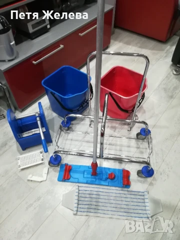 Професионална почистваща количка от хромирана стомана и 2х25л кофи, снимка 2 - Мопове, кофи, четки и метли - 50712391