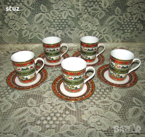 Големи порцеланови чаши с коледни мотиви, за кафе, чай, с чинийки, мъгове, нови