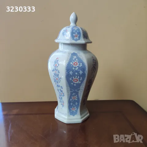 Порцеланова ваза