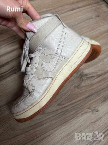 Оригинални кецове Nike Air Force 1 Hi Prm! 37,5 н, снимка 5 - Кецове - 51869127